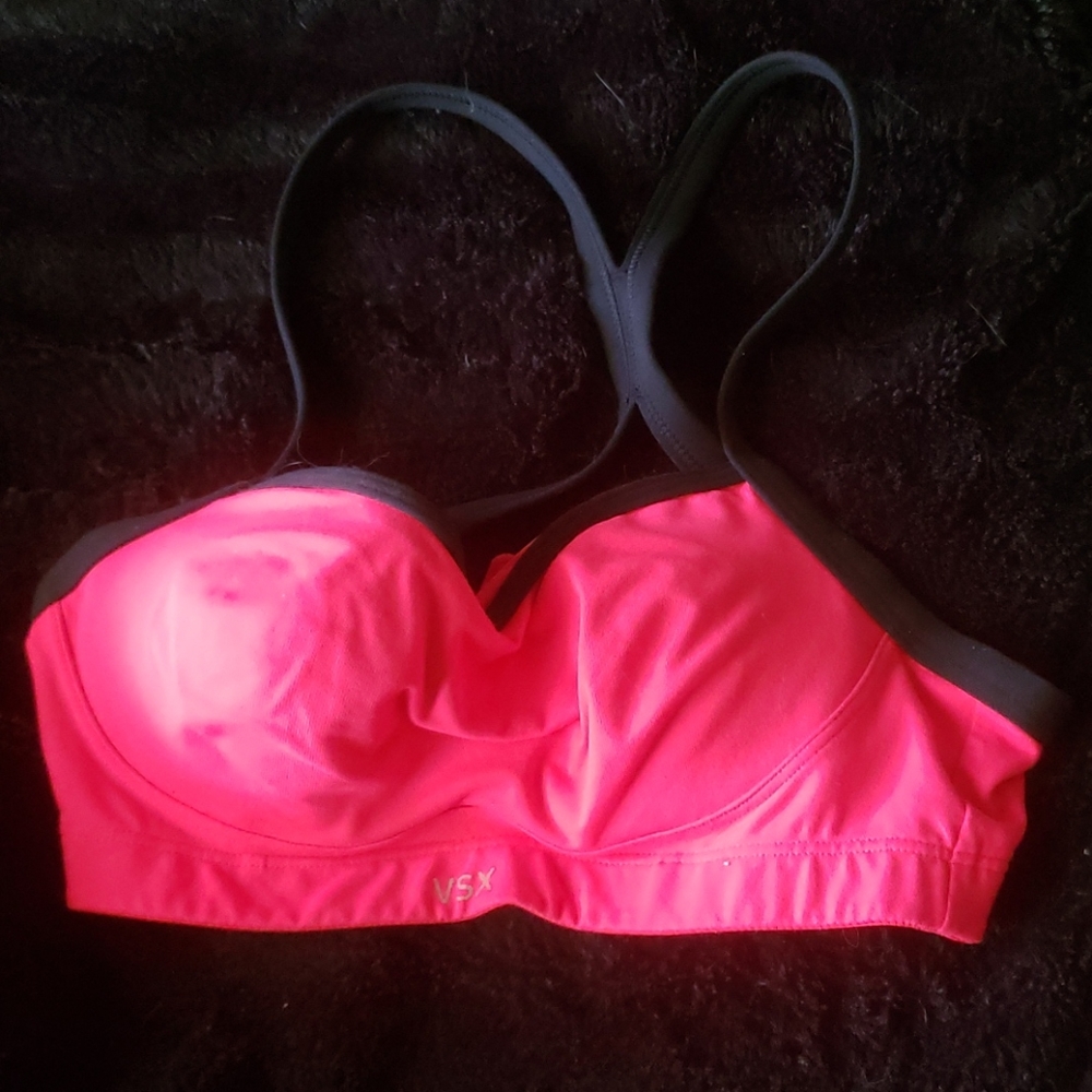 Victoria Secret Sport Pink Bra Size 32C